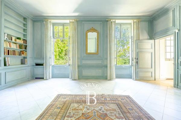Marnes-la-Coquette, Maison 6 Chambres -  345 m² à vendre