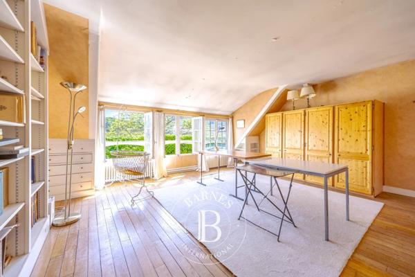 Marnes-la-Coquette, Maison 6 Chambres -  345 m² à vendre