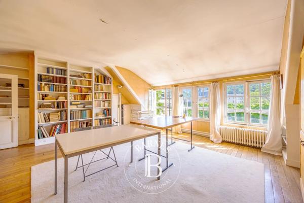 Marnes-la-Coquette, Maison 6 Chambres -  345 m² à vendre