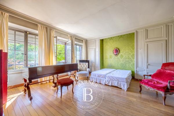 Marnes-la-Coquette, Maison 6 Chambres -  345 m² à vendre
