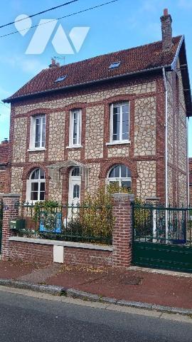 forges les eaux. maison en parfait état comprenant :
- au rez-de-chaussée : entrée, salle à ma...