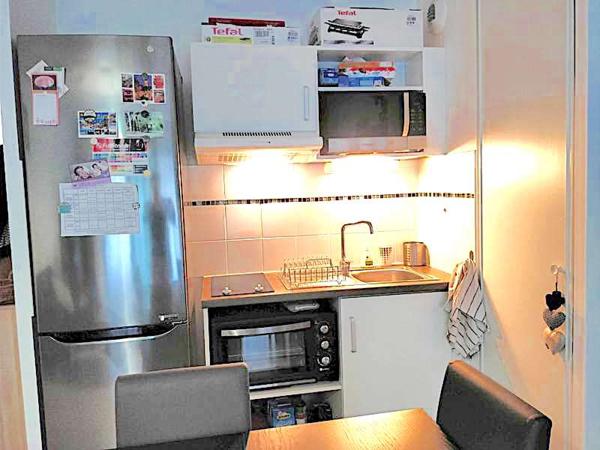 APPARTEMENT T2 DE 45 M² AVEC TERRASSE ET PARKING FERMÉ.
