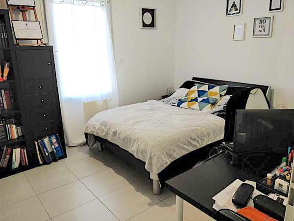 APPARTEMENT T2 DE 45 M² AVEC TERRASSE ET PARKING FERMÉ.