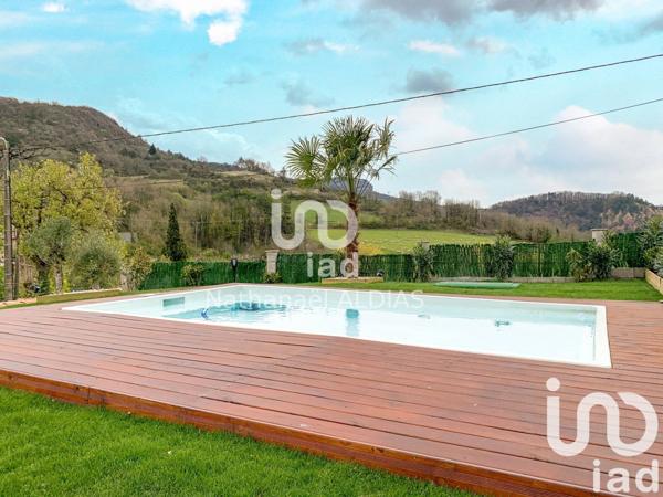 Maison 8 pièces de 234 m² à Fondamente (12540)