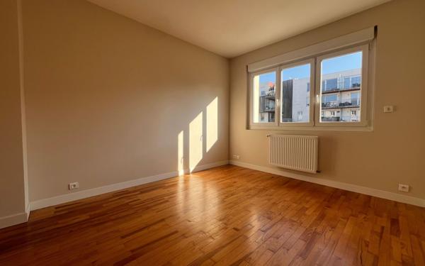 Maison à vendre    4 pièces •  Saint-Max