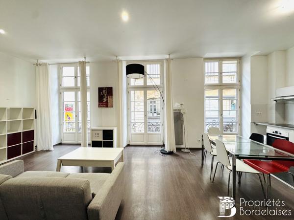 Bel appartement T3 rénové avec balcons Bordeaux Hyper Centre
