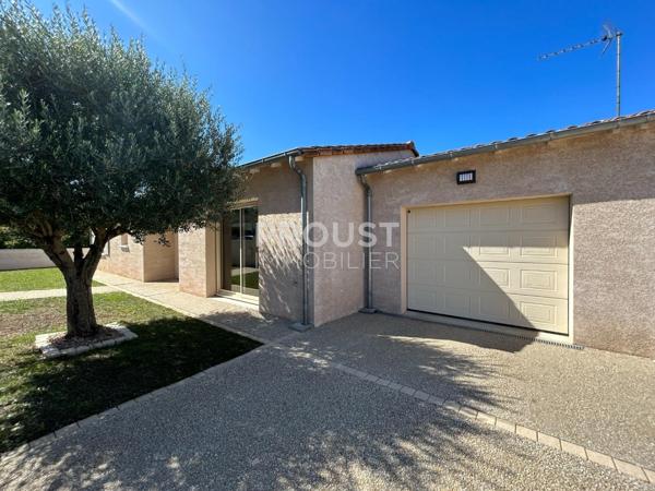 Exclusivité, saint gelais, plain pied de 114 m² à 15 minutes de niort, trois chambres, garage et terrain de 450 m²