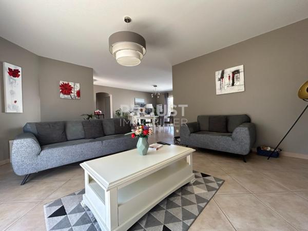 Exclusivité, saint gelais, plain pied de 114 m² à 15 minutes de niort, trois chambres, garage et terrain de 450 m²