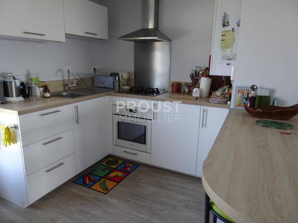Niort très bel appartement refait à neuf avec garage et cave.