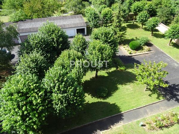Niort très bel appartement refait à neuf avec garage et cave.
