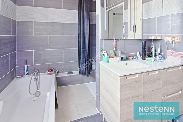 Maison moderne à vendre à Istres - 3 chambres, jardin et garage !