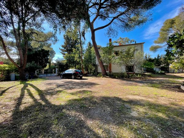 Villa d'exception à vendre à Saint-Raphaël - Vue mer et proximité de la plage !