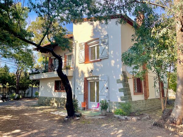 Villa d'exception à vendre à Saint-Raphaël - Vue mer et proximité de la plage !