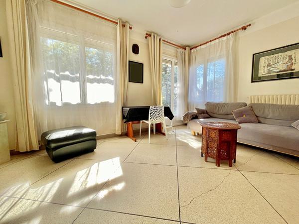 Villa d'exception à vendre à Saint-Raphaël - Vue mer et proximité de la plage !