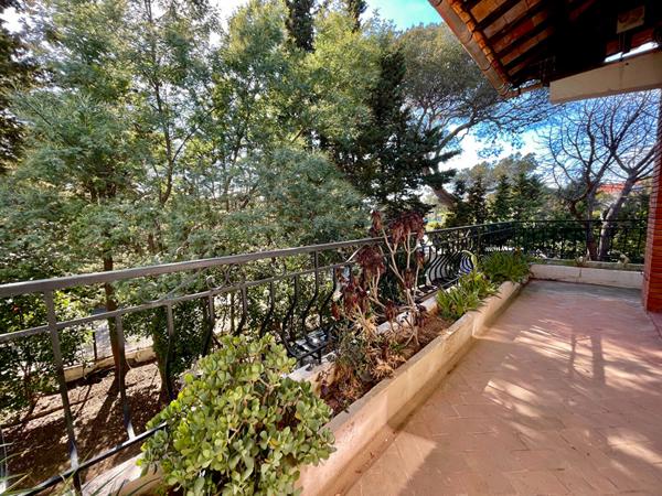 Villa d'exception à vendre à Saint-Raphaël - Vue mer et proximité de la plage !