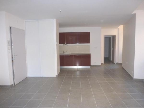 Appartement * 3 pièces * 79 m² * 26100 ROMANS * 494  € * 44  € * 538  €