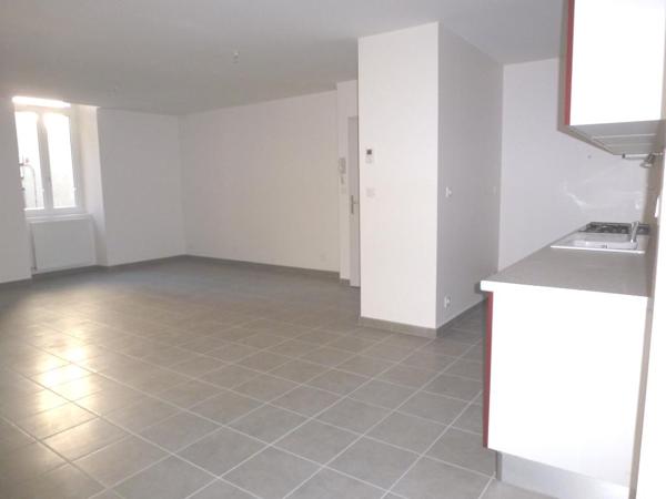 Appartement * 3 pièces * 79 m² * 26100 ROMANS * 494  € * 44  € * 538  €