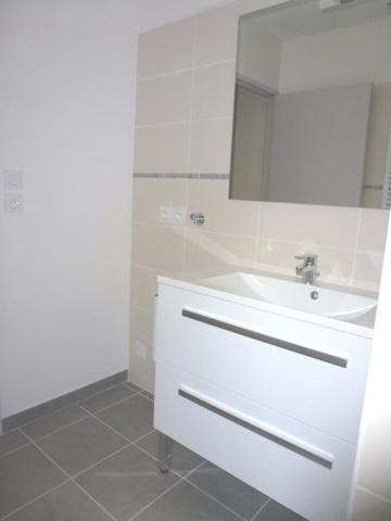 Appartement * 3 pièces * 79 m² * 26100 ROMANS * 494  € * 44  € * 538  €