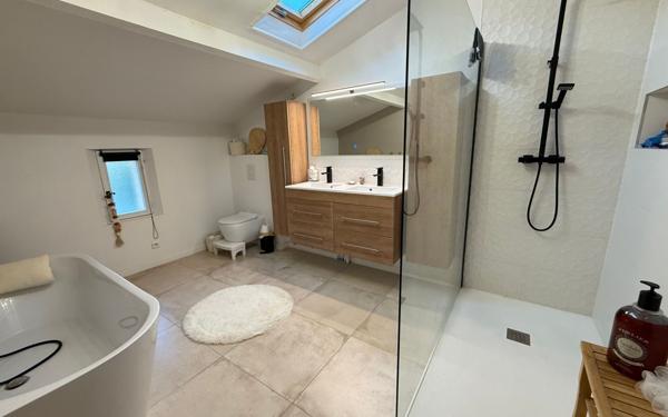 Appartement à vendre    3 pièces •  Hyères