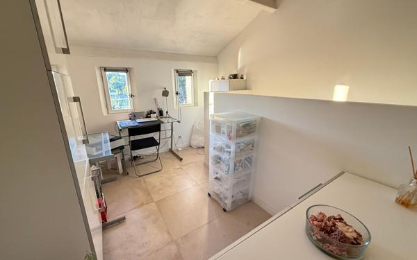 Appartement à vendre    3 pièces •  Hyères