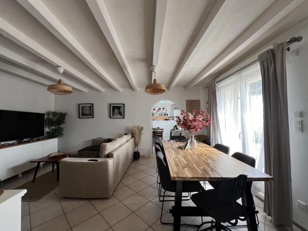 À vendre - Maison individuelle, 5 pièces située à Saint-Cyr-sur-Loire (37540)
