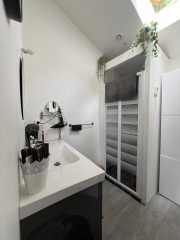 À vendre - Maison individuelle, 5 pièces située à Saint-Cyr-sur-Loire (37540)