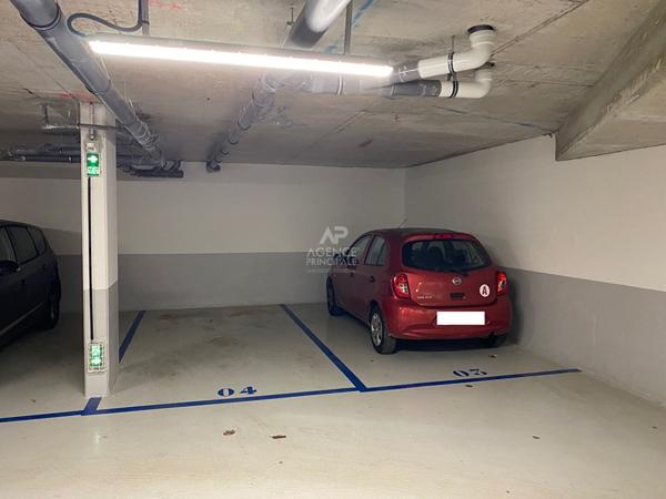 Parking / box Saint Germain En Laye €25 000 ** - Référence 17772