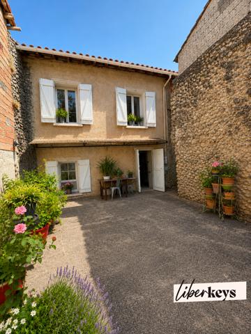 Maison T4 de 95 m² vendue louée avec terrasse de 50 m² et parking couvert