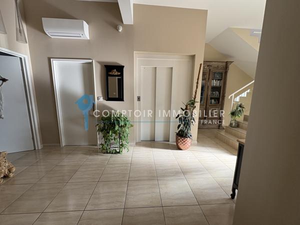 Maison
                                                                                                                                                                                                                                                                                                                        7 pièce(s)                                                                                                                                                                                                          4 chambre(s)                                                                                                                                                                                                          277  m²