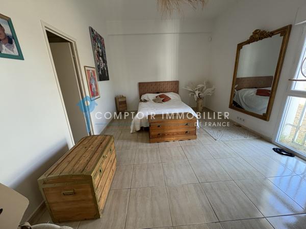 Maison
                                                                                                                                                                                                                                                                                                                        7 pièce(s)                                                                                                                                                                                                          4 chambre(s)                                                                                                                                                                                                          277  m²