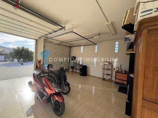 Maison
                                                                                                                                                                                                                                                                                                                        7 pièce(s)                                                                                                                                                                                                          4 chambre(s)                                                                                                                                                                                                          277  m²