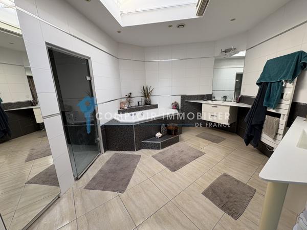Maison
                                                                                                                                                                                                                                                                                                                        7 pièce(s)                                                                                                                                                                                                          4 chambre(s)                                                                                                                                                                                                          277  m²