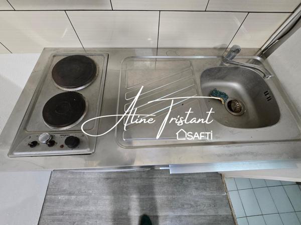 Studio 9m2 - Kitchenette - salle de douche - wc