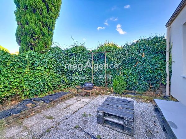 Immeuble à CHOLET, 49300 - 126m²