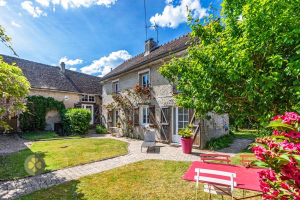 Maison
                                                                                                                                                                                                                                                                                                                        6 pièce(s)                                                                                                                                                                                                          3 chambre(s)                                                                                                                                                                                                          128  m²