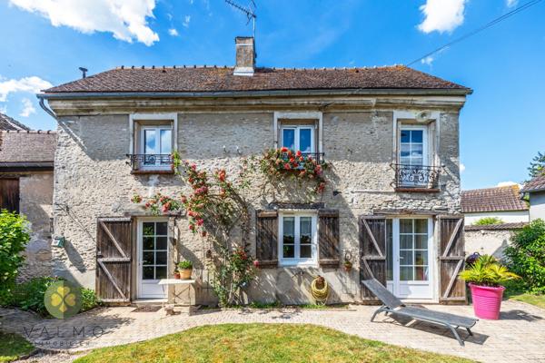 Maison
                                                                                                                                                                                                                                                                                                                        6 pièce(s)                                                                                                                                                                                                          3 chambre(s)                                                                                                                                                                                                          128  m²