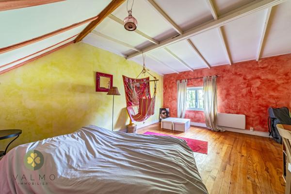 Maison
                                                                                                                                                                                                                                                                                                                        6 pièce(s)                                                                                                                                                                                                          3 chambre(s)                                                                                                                                                                                                          128  m²