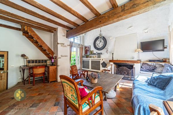 Maison
                                                                                                                                                                                                                                                                                                                        6 pièce(s)                                                                                                                                                                                                          3 chambre(s)                                                                                                                                                                                                          128  m²