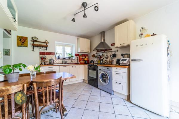 Maison
                                                                                                                                                                                                                                                                                                                        6 pièce(s)                                                                                                                                                                                                          3 chambre(s)                                                                                                                                                                                                          128  m²