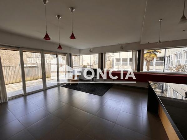 À vendre Maison 6 pièces 400 m² - Laval 53000