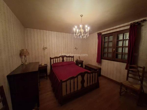 Vente                                                      Maison
                        
                     8 pièces                      200 m2                     à Gournay-en-Bray