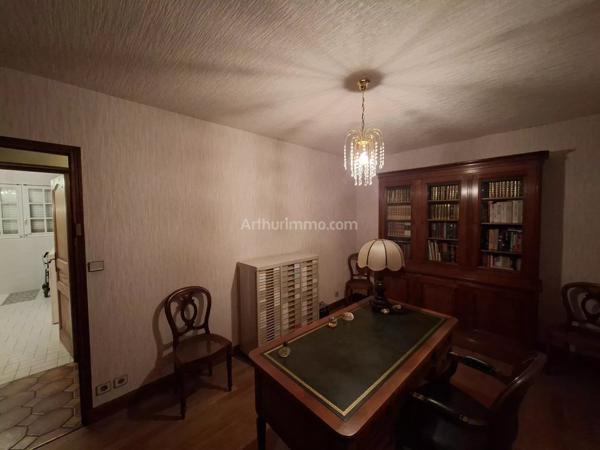 Vente                                                      Maison
                        
                     8 pièces                      200 m2                     à Gournay-en-Bray
