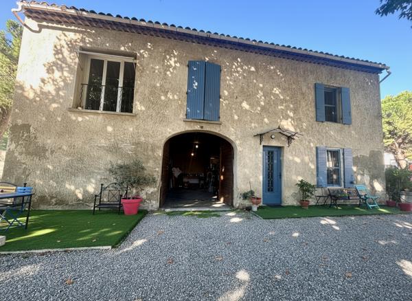 Mas  à Mallemort Proximité centre. Idéal investisseur