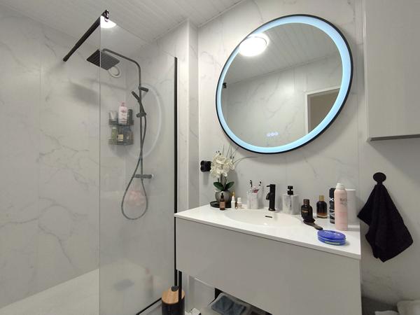 Appartement dans une résidence sécurisé proche Tours, commerces, écoles, Fil Bleu, gare TGV