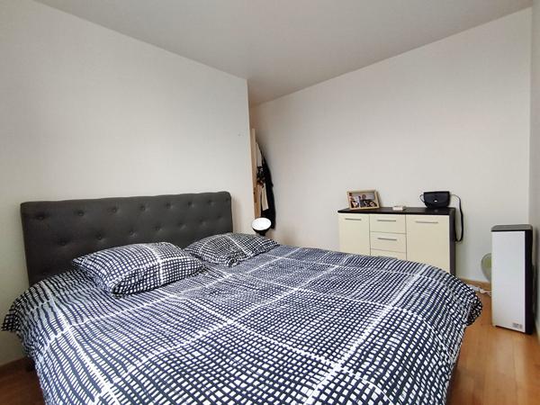 Appartement dans une résidence sécurisé proche Tours, commerces, écoles, Fil Bleu, gare TGV