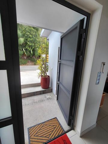 Villa 6 pièce(s) 3 chambre(s) 148 m²