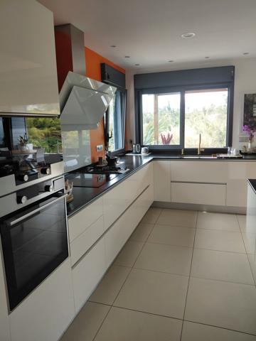 Villa 6 pièce(s) 3 chambre(s) 148 m²