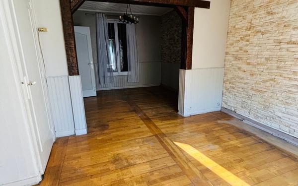 Maison à vendre    4 pièces •  Stains