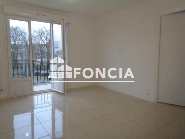 Location Appartement 3 pièces 63 m² - 169 RUE DE MILEMPART Villeneuve Saint Germain 02200