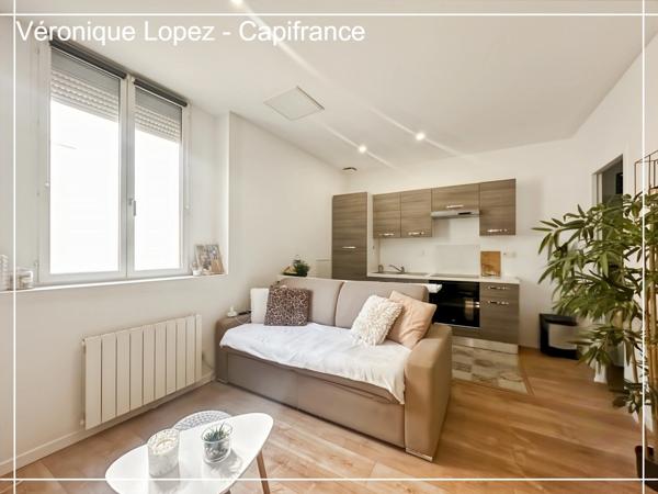 Agen, immeuble de rapport entièrement rénové composé d'un T1 bis et d'un T4. Immeuble vendu loué et meublé